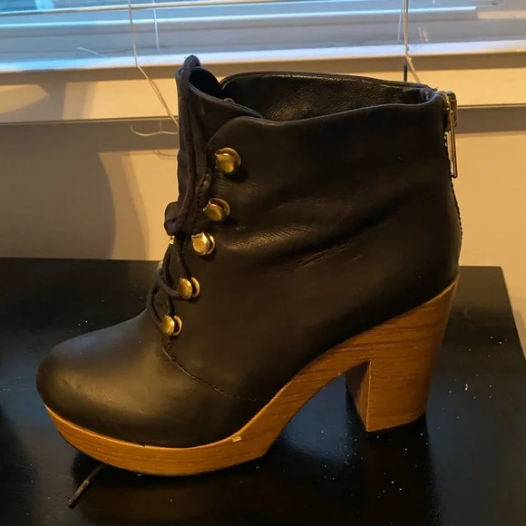 Steve Madden Boots - Picture 3 of 5